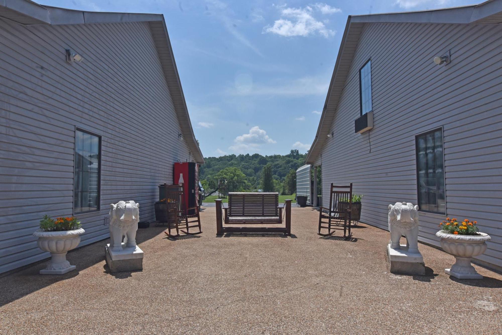 Lynchburg Country Inn Exteriör bild